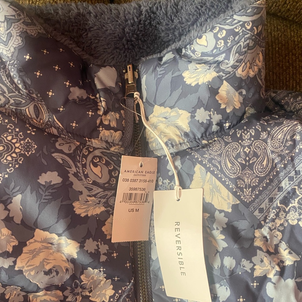 BRAND NEW American eagle reversible jacket! Runs big